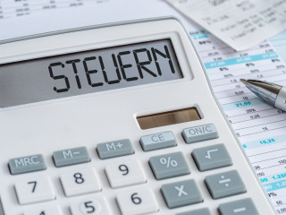 Die Entscheidung des BFH verdeutlicht, wie feingliedrig die Abgrenzung umsatzsteuerlicher Tatbestände im Stiftungsrecht geworden ist.