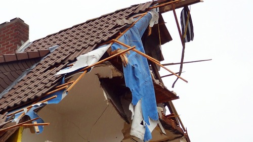 Was Hauseigentümer jetzt wissen sollten, wenn Sie Schäden selbst beheben