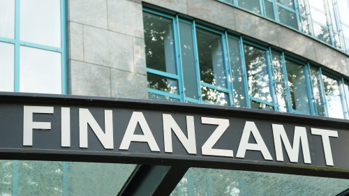 Die steuerliche Anerkennung doppelter Haushaltsführung hängt nicht an der Nutzung der Wohnung, sondern an der Struktur der Verpflichtung.