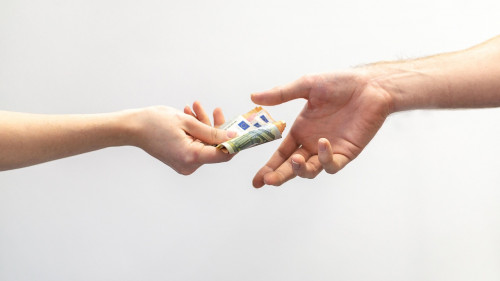 Der gesetzliche Mindestlohn steigt 2026 auf 13,90 Euro und mit ihm auch die Erwartungen an faire Lohnabstände.