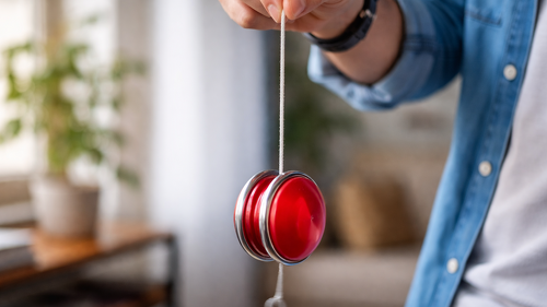 Die Entscheidung über die Zusatzbeiträge der gesetzlichen Krankenkassen steht bevor. Während einige Kassen Stabilität signalisieren, drohen andernorts spürbare Erhöhungen, abhängig von politischen Einsparzielen im Gesundheitswesen.