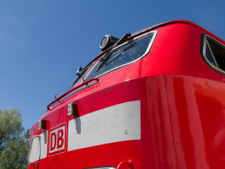 Die uniVersa-Versicherungen bezuschussen das Deutschlandticket für Mitarbeitende (Symbolbild).