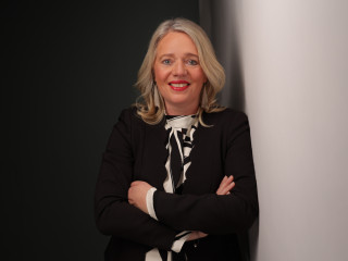 Nina Henschel wird neue Vertriebs-Vorständin „Privat- & Gewerbekunden“ bei der Zurich Gruppe Deutschland.