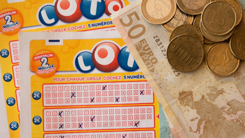 Vermögensaufbau über Erbschaft oder Lotto? Besonders jüngere Menschen hoffen auf Lotto-Glück.