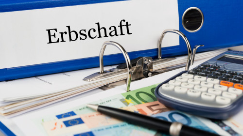 Die Erbschaftsteuer wird damit zum Stellvertreter für schwaches Wachstum, geringe Produktivitätszuwächse und eine Reformagenda, die seit Jahren stagniert.