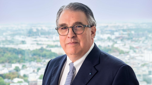 Dr. Stefan M. Knoll, Gründer und Vorstandsvorsitzender der Deutschen Familienversicherung