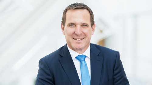 Jens Hasselbächer, Vorstand Kunden & Vertrieb der R+V Versicherung