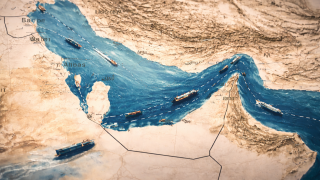 Die Straße von Hormus gilt nach der Eskalation als zentraler Risikofaktor (Symbolbild).