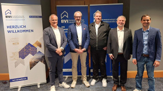 Der für die kommenden fünf Jahre gewählte BVI-Vorstand (v. l.): Mark Zimni (Vorstandsmitglied), Thomas Meier (Präsident), Frank Hillemeier (Vizepräsident), Holger Döring (Vorstand Finanzen), Steffen Namyslo (Vorstandsmitglied).
