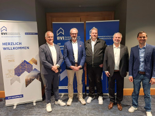 Der für die kommenden fünf Jahre gewählte BVI-Vorstand (v. l.): Mark Zimni (Vorstandsmitglied), Thomas Meier (Präsident), Frank Hillemeier (Vizepräsident), Holger Döring (Vorstand Finanzen), Steffen Namyslo (Vorstandsmitglied).