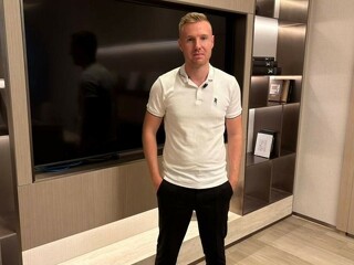 Jonathan Rey lebt seit mehreren Jahren in Dubai und ist auf Ferienimmobilien spezialisiert.