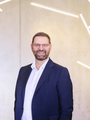 Mark Lohweber ist Vorstandvorsitzender der adesso SE.