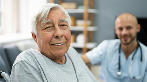 Pflege wird zum dominierenden Kostenblock – und stellt die Logik des Systems infrage.