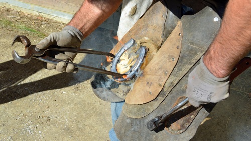 „Die eigene Arbeitskraft und die handwerklichen Fertigkeiten des Klägers machten den Kern seines Ein-Mann-Betriebes aus“, so das OLG Celle in einem Urteil zur Berufsunfähigkeitsversicherung.