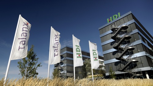 Talanx: Andreas Krosta übergibt Group Communications an Dr. Martin Weldi