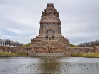 Das Völkerschlachtdenkmal in Leipzig. Die sächsische Großstadt erreicht laut Postbank-Wohnatlas den höchsten erwarteten Kaufpreisanstieg aller 400 untersuchten Landkreise und kreisfreien Städte.