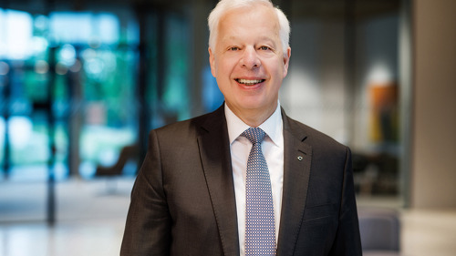 Dr. Gerhard Schmitz ist Vorstandsvorsitzender