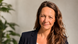 Johanna Bartsch, Leiterin Projekt- und Vertriebsmanagement, wird mit gleichen Aufgaben ab 1. Januar 2027 in den Vorstand der Jung, DMS & Cie. berufen.