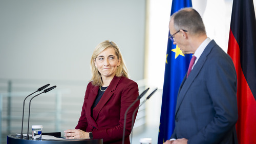 Bundesgesundheitsministerin Nina Waken und Kanzler Friedrich Merz (beide CDU)