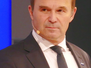 Vorsitzender des Aufsichtsrats Mercedes-Benz Group
Dr. Martin Brudermüller