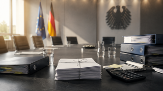Mehrere Wirtschaftsverbände bewerten das Reformpaket der Koalition grundsätzlich positiv, setzen jedoch unterschiedliche Schwerpunkte bei Rentenreform, Bürokratieabbau und Steuerpolitik.