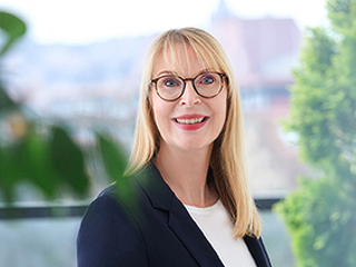 uniVersa-Vertriebsvorständin Jutta Holzmann