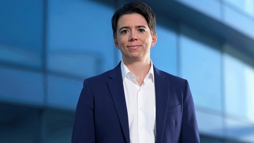 Andrea Woll übernimmt zum 1. September 2026 die Leitung des Schadenmanagements der Bayerischen und bringt langjährige Erfahrung aus dem Aufbau digitaler Schadenprozesse bei Neodigital mit.