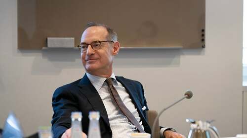 Allianz Vorstandsvorsitzender Oliver Bäte bei der letzten Medienkonferenz zum Quartalsergebnis Q4 2025