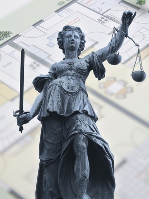 Der Bundesgerichtshof hat Jahresentgelte für Riester-Bausparverträge für unwirksam erklärt. Das Urteil stärkt Verbraucher und setzt die Rechtsprechung zu unzulässigen Bankentgelten konsequent fort.