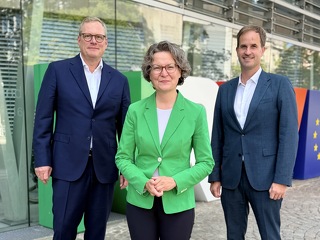 Dr. Carsten Schildknecht, Ina Scharrenbach, Prof. Dr. Matthias von Harten (v.l.)