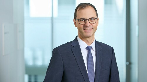 Michael Herzum leitet seit 2024 das Team Economics & Macro Strategy im Portfoliomanagement. Mit seinem Team entwickelt er den volkswirtschaftlichen Ausblick für die Anlagepolitik von Union Investment. Zudem ist er für das thematische Research und dessen Publikation verantwortlich.