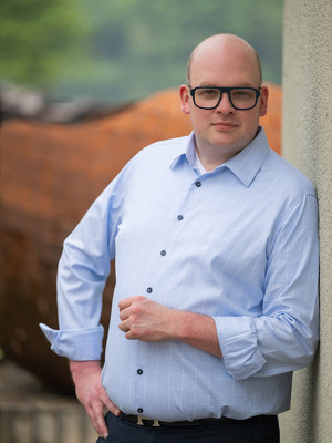 Steffen Thomas ist Experte für Unternehmenssteuern, ehemaliger Banker und seit über 20 Jahren Unternehmer.
