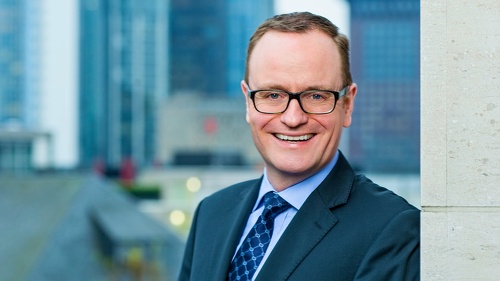 Dr. Dirk Schmidt-Gallas, Senior Partner und Gründer der globalen Insurance-Practice von Simon-Kucher